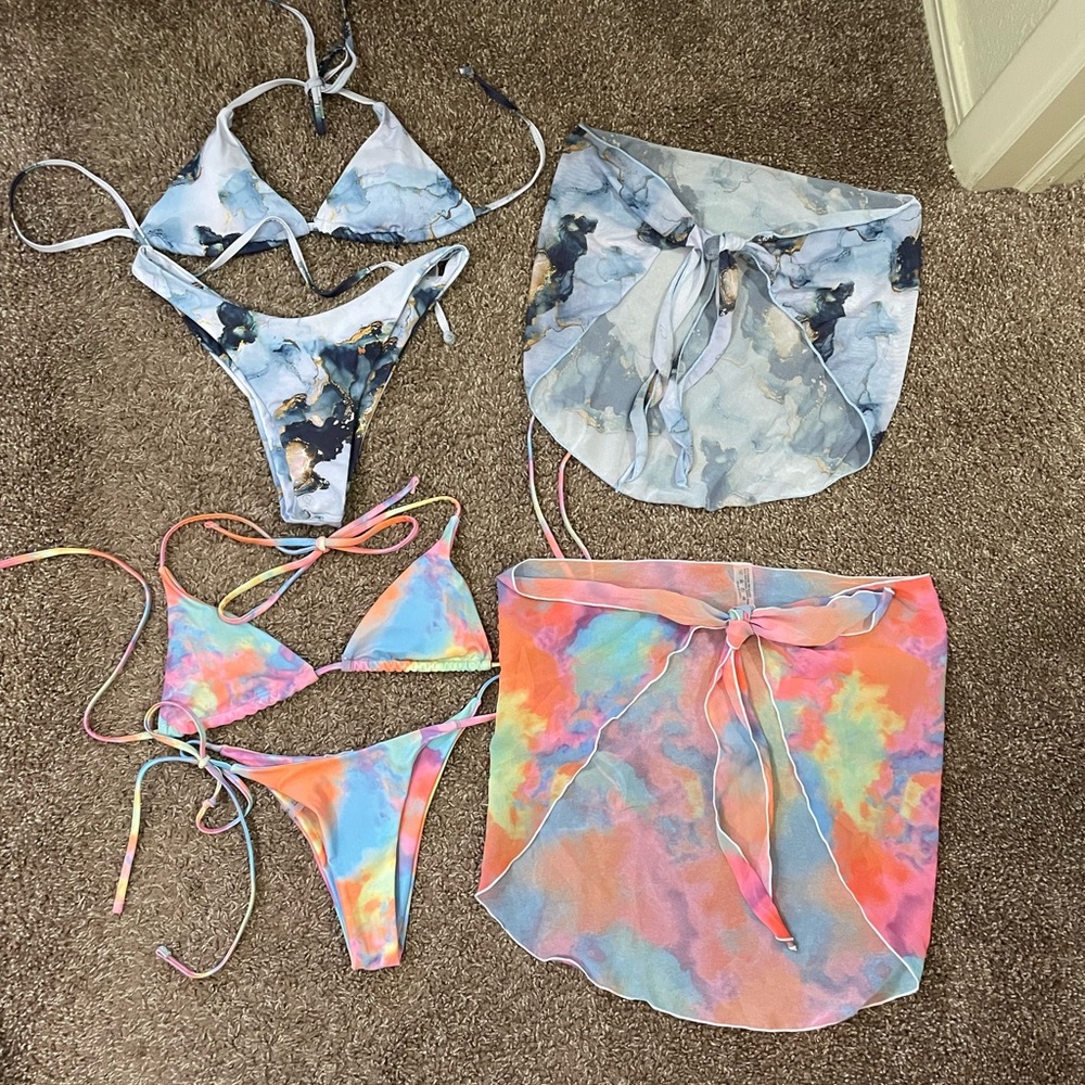 SHEIN swimming suits size S and XS but they adjust with the ties
